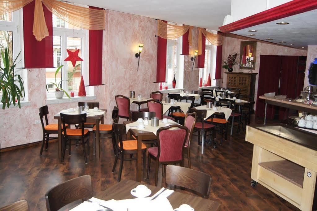 Hotel "Drei Rosen" Ohg Regina & Hans - Peter Fassbinder Leinefelde-Worbis Exterior foto